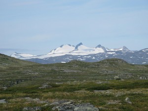 ノルウェーの山々を望む