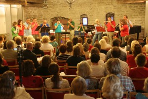 お祭り期間中、市民が開催しているミニコンサートも行われている。